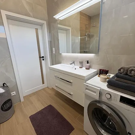 Sunny Apartamento Michalovce