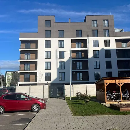 Sunny Apartamento Michalovce