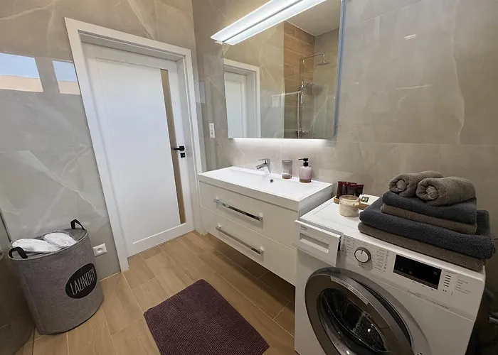 Sunny Apartamento Michalovce